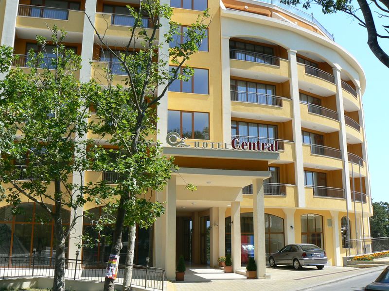 Nisipurile de Aur - Hotel CENTRAL 4* Oferta litoral 2011 